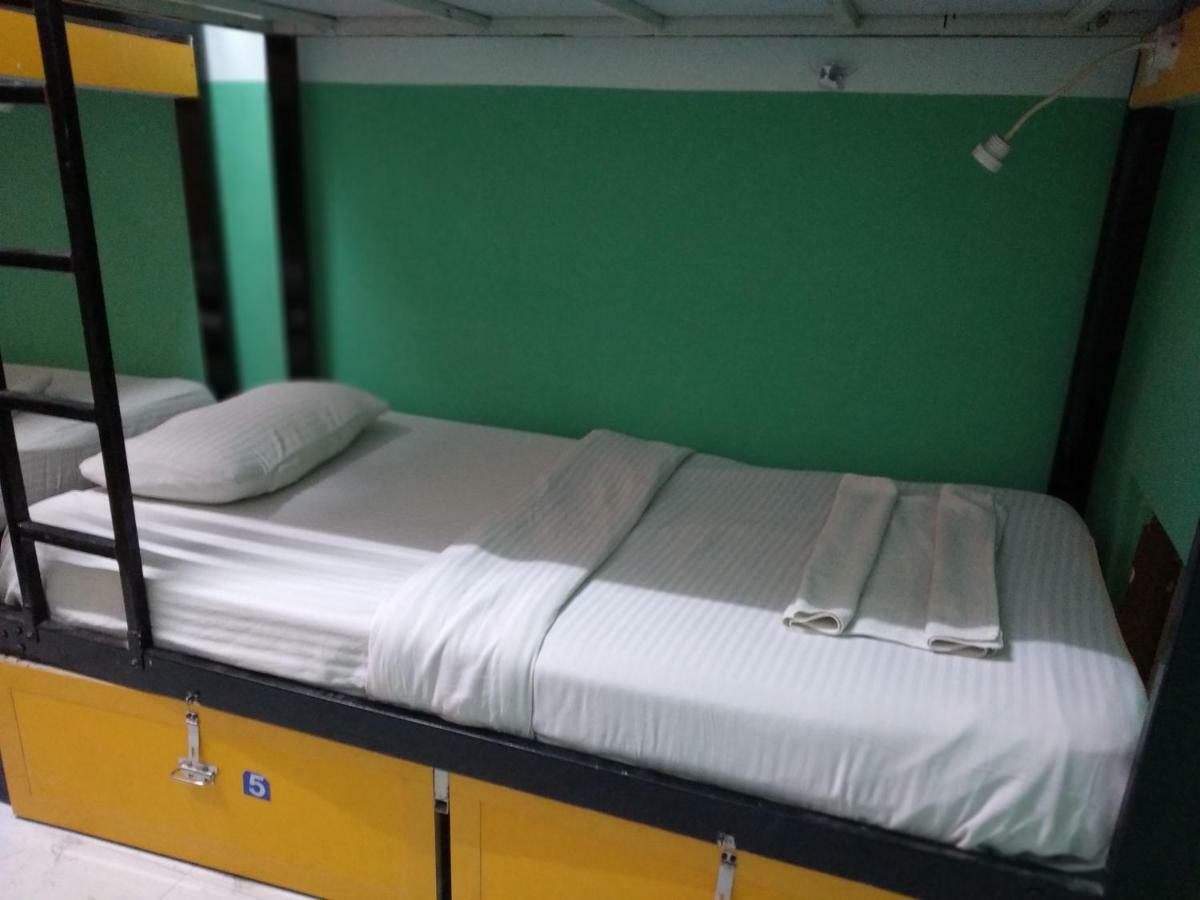 Bunk Hostel Delhi New Delhi Exterior photo